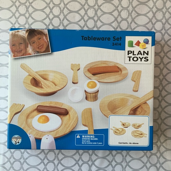 plan toys tableware set